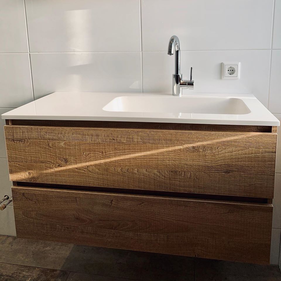 Verbouwing badkamer badkamermeubel hout